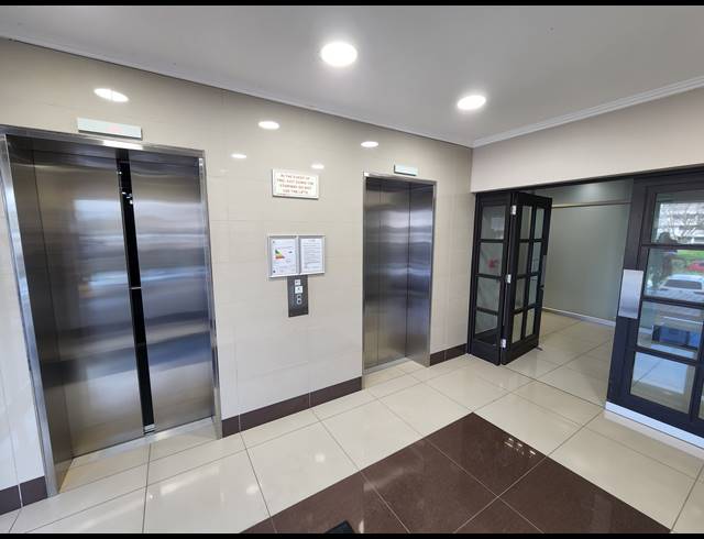 324M² OFFICE TO LET IN PINELANDS